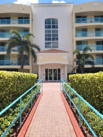 Hallandale Yacht Club, 201 Golden Isles Dr #403, Hallandale Beach, Florida 33009, image 1