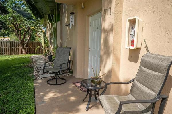 Lago Lindo Townvillas, 6425 SW 130th Pl #711, Kendale Lakes, Florida 33183, image 1