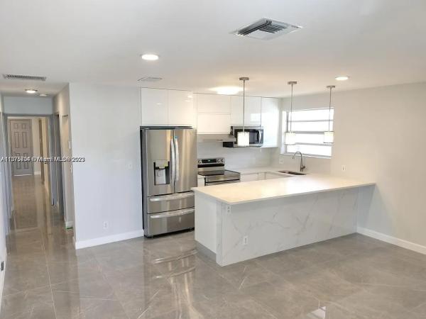 724 NE 3rd #1, Hallandale Beach, Florida 33009, image 1