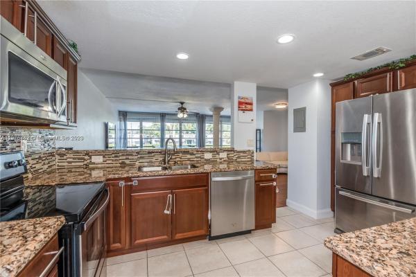 Plantation Royal, 6921 Cypress Rd #B18, Plantation, Florida 33317, image 1