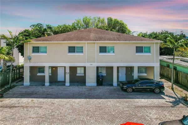 Villa Theo Townhouse, 630 NW 10th Ter #1, Fort Lauderdale, Florida 33311, image 1