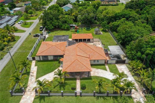 12950 SW 192nd St, South Miami Heights, Florida 33177, image 2