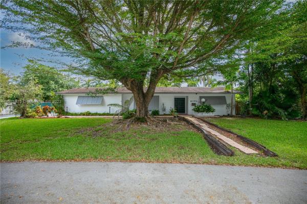 Fleeman Estates, 9701 SW 121st St, Kendall, Florida 33176, image 1