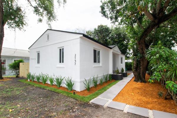 22nd Avenue Manor, 2137 NW 97th St, West Little River, Florida 33147, image 1