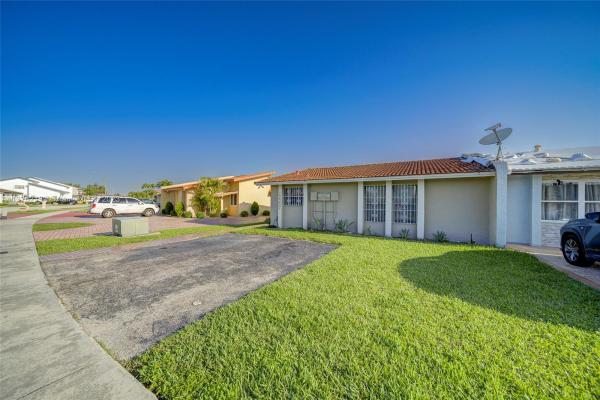 Tamiami No HOA, 12257 SW 10th Ln, Tamiami, Florida 33184, image 1