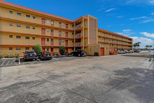 Royal Oaks, 445 NE 195th St #327, Ives Estates, Florida 33179, image 1