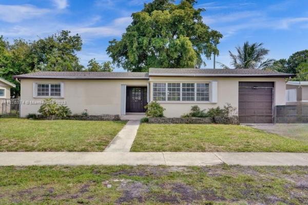 Parkmoor Manor, 80 NW 185th Ter, Miami Gardens, Florida 33169, image 1