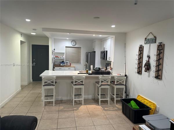 Village Of Kings Creek, 7820 Camino Real #J-216, Glenvar Heights, Florida 33143, image 2