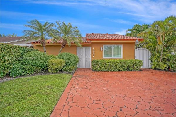 1007 SW 119th Ct #a2, Tamiami, Florida 33184, image 2