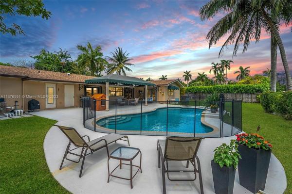 Oakland Acres, 10720 SW 116th St, Kendall, Florida 33176, image 1