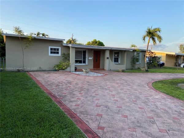 Westwood Lakes Residential, 10935 SW 56th St, Westwood Lakes, Florida 33165, image 2