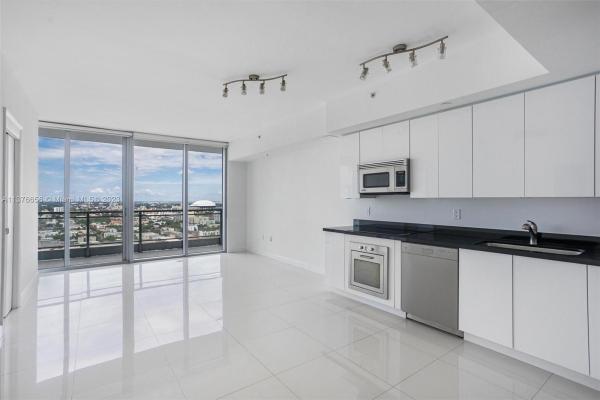 Mint At Riverfront, 92 SW 3rd St #2807, Miami, Florida 33130, image 2