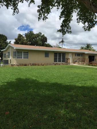 Fulford By The Sea, 17300 NE 17th Ave, North Miami Beach, Florida 33162, image 2
