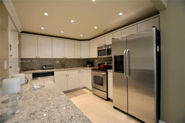 Oceanside Plaza, 5555 Collins Ave #7Y, Miami Beach, Florida 33140, image 1