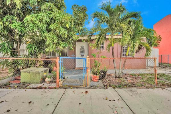 Kings Gardens, 19201 NW 47th Ave, Miami Gardens, Florida 33055, image 2