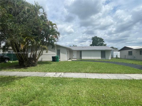 Bel Aire, 10125 SW 200th St, Cutler Bay, Florida 33157, image 2