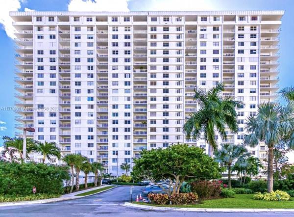 Arlen House West, 500 Bayview Dr #532, Sunny Isles Beach, Florida 33160, image 2