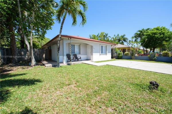 Homestead No HOA, 545 NW 9th Ave, Homestead, Florida 33030, image 1