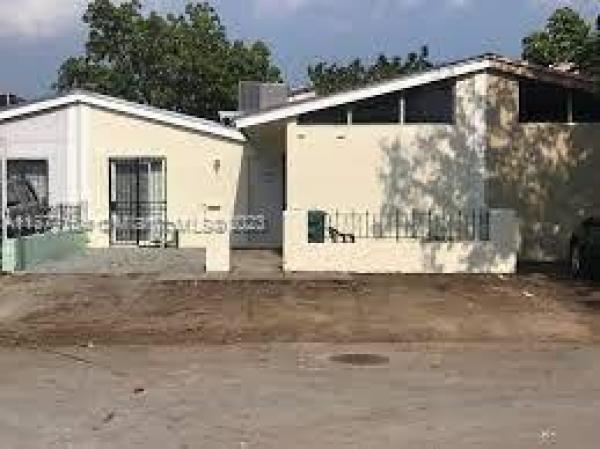 Kings Gardens, 4614 NW 185th St, Miami Gardens, Florida 33055, image 2