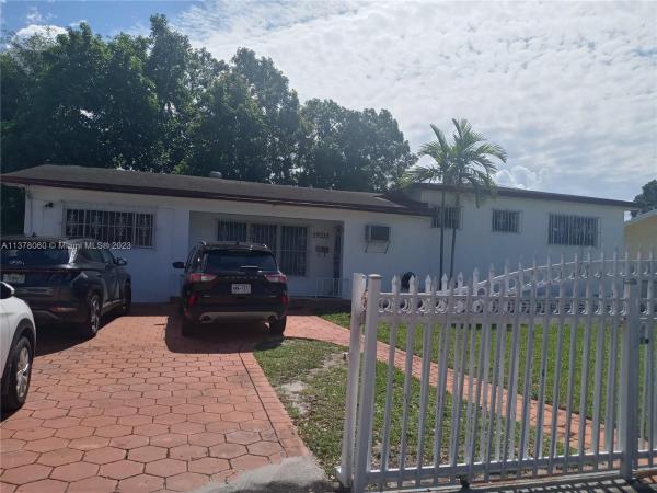 Norwood, 19215 NW 10th Pl, Miami Gardens, Florida 33169, image 2
