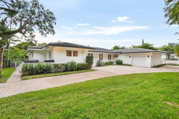 Coral Gables Country Club, 3804 Monserrate St, Coral Gables, Florida 33134, image 2