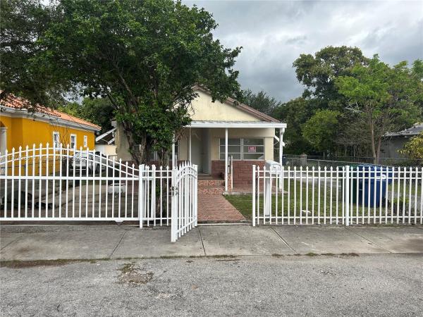 2749 NW 29th St, Unincorporated Dade County, Florida 33142, image 2