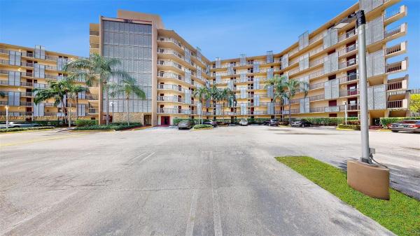 Bravura, 3101 N Country Club Dr #605, Aventura, Florida 33180, image 1