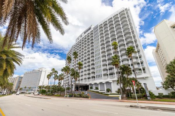 The Carriage House, 5401 Collins Ave #320, Miami Beach, Florida 33140, image 1