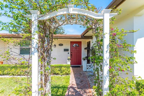 Boulevard Heights, 8801 NW 11th St, Pembroke Pines, Florida 33024, image 1