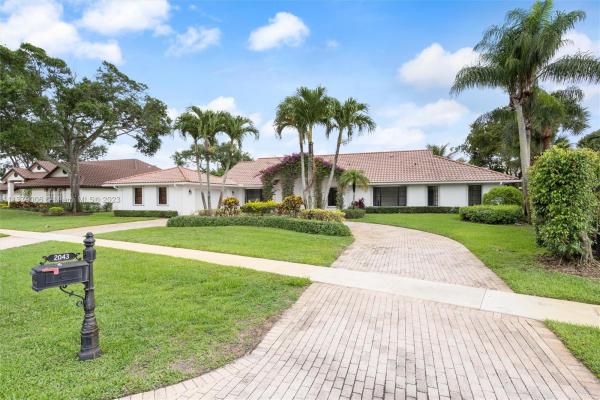 Polo West Estates, 2043 Greenview Cove Dr, Wellington, Florida 33414, image 1