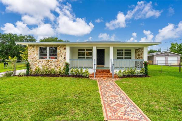 Biscayne Gardens, 91 NE 146th St, Golden Glades, Florida 33161, image 2