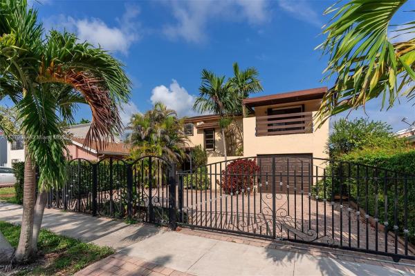 Lakes, 5672 SW 130th Ave, Kendale Lakes, Florida 33183, image 1