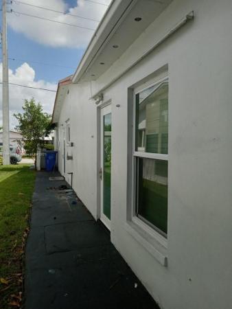 Oakland Villas, 4724 NW 43rd St, Lauderdale Lakes, Florida 33319, image 1