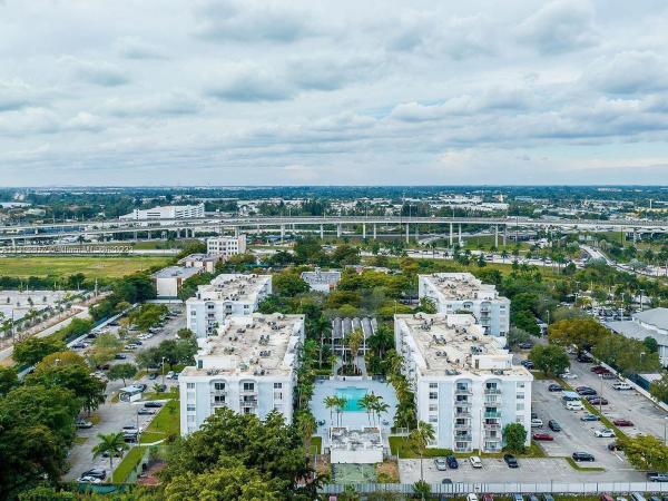 Montecarlo, 484 NW 165th St Rd #A315, Golden Glades, Florida 33169, image 2
