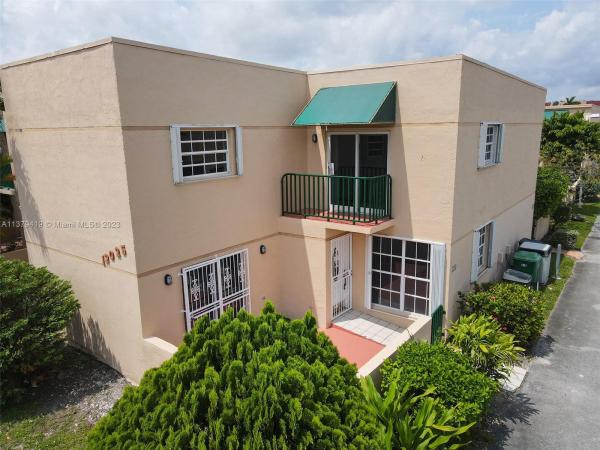 Les Chateaux At International Gardens, 12025 SW 19th Ln #216, Tamiami, Florida 33175, image 1
