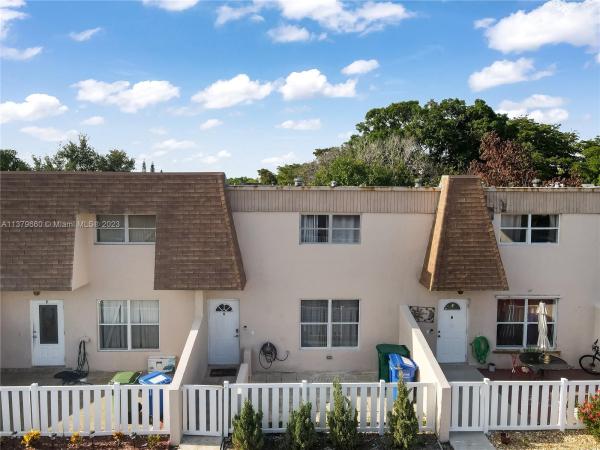 Townhomes Of Oriole, 8081 NW 11th St #G, Margate, Florida 33063, image 1