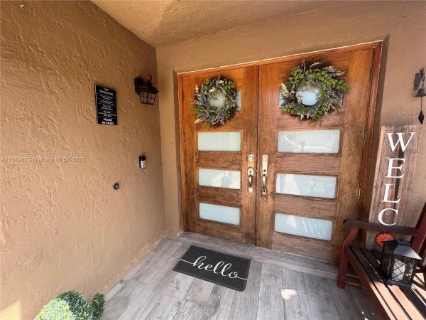 Tamiami Lakes, 1837 SW 136th Pl, Tamiami, Florida 33175, image 2