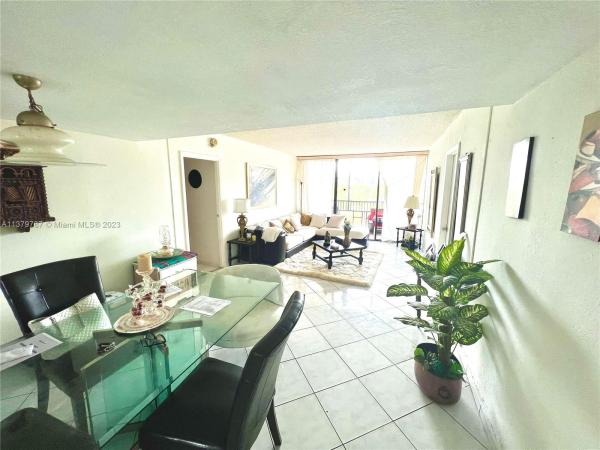 Coronado Tower 2, 20301 W Country Club Dr #422, Aventura, Florida 33180, image 2