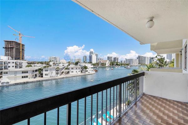 Nautico Bay Club, 6937 Bay Dr #406, Miami Beach, Florida 33141, image 1