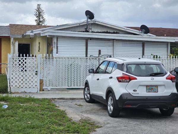 Vista Verde, 21404 NW 40th Cir Ct, Miami Gardens, Florida 33055, image 2