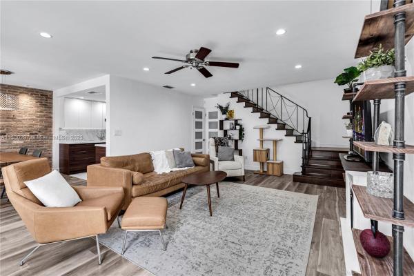 Townhouse Isles, 6 Hathaway Ln, Wilton Manors, Florida 33305, image 1