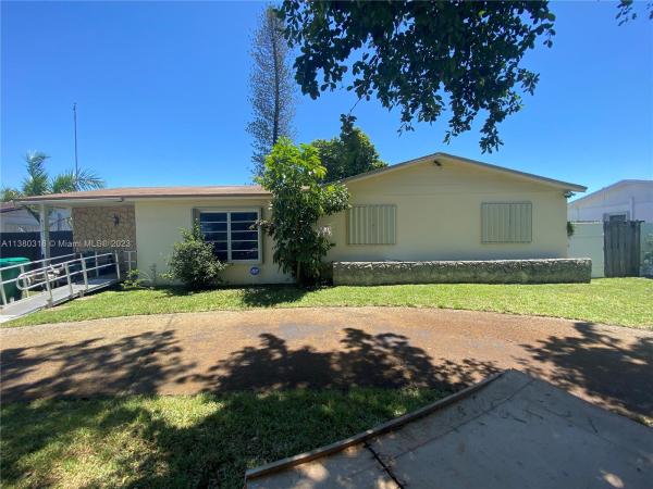 Royale Green, 4311 SW 132nd Ave, Kendale Lakes, Florida 33175, image 2