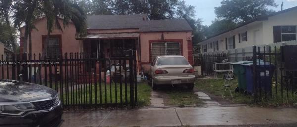 Stephens Manor, 930 NW 76th St, Gladeview, Florida 33150, image 1