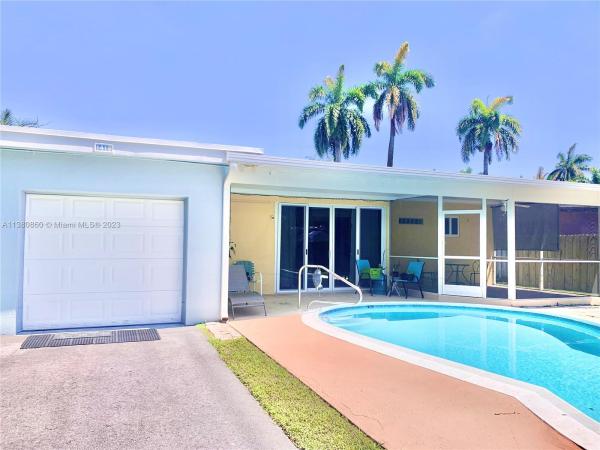 Hollywood Homesites High School, 1418 Coolidge St, Hollywood, Florida 33020, image 1