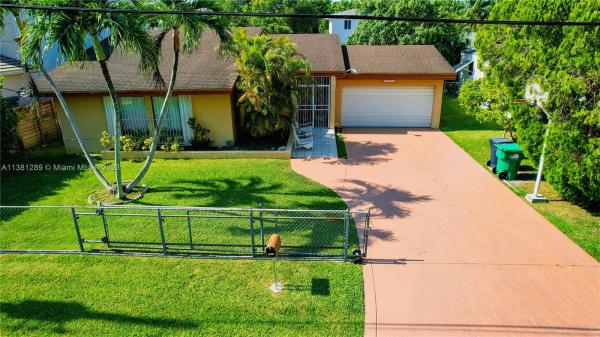 Coral Villas, 6415 SW 27th St, Coral Terrace, Florida 33155, image 1