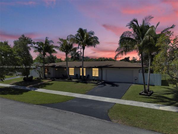 Palmetto Country Club Estates, 15640 Palmetto Club Dr, Palmetto Estates, Florida 33157, image 1