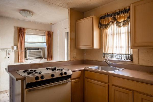 416 S 19th Ave, Hollywood, Florida 33020, image 2