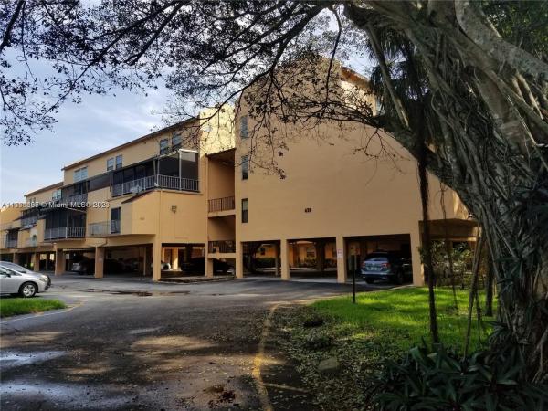 Lago West, 430 Commodore Dr #218, Plantation, Florida 33325, image 2