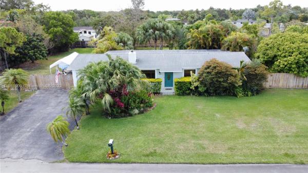 16420 SW 292nd St, Unincorporated Dade County, Florida 33033, image 2