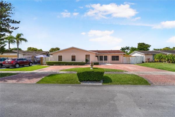 Winston Park, 13020 SW 82nd St, Kendale Lakes, Florida 33183, image 2